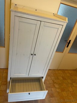 Nábytek do dětského pokoje - komoda, skříň, postýlka - 7