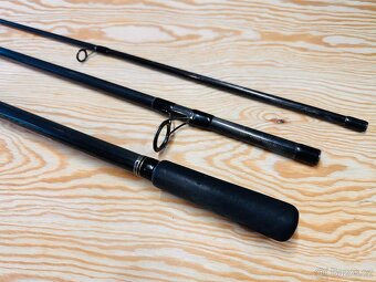 KAPROVÝ TŘÍDÍLNÝ PRUT DAIWA EMBLEM 3,6 m / 2,75 lb - 7