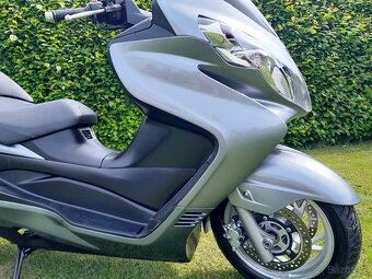 Suzuki Burgman 400i - 7