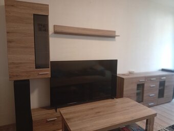 Prodám obývací stěnu   Komoda 2ks :  D 170cm ,Š -40 cm ,V-78 - 7