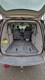 Chrysler Voyager Town Country 3,3 - 7