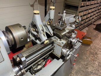 Malý litinový soustruh SN250/500 + kompletní příslušenství. - 7