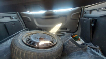 FORD FOCUS 1.6 - 7