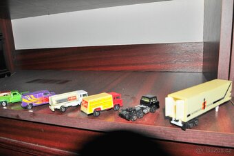 STARÉ AUTÍČKA, 8 KUSŮ - 7