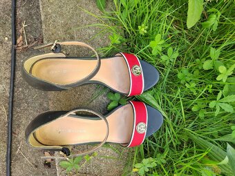 Boty Tommy Hilfiger č. 40 na vyšší platformě - 7