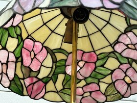 Velká lampa Tiffany vitrážové sklo a mosazná noha - 7