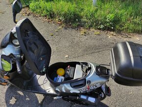Skútr City Jungle LJ50QT-E, 50ccm - 7