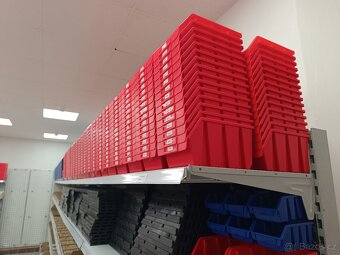 Plastové boxy a držáky - 7