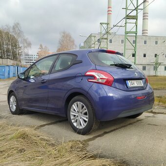 Peugeot 208 1.2 benzín 60kw, poctivých 136tkm, klima - 7
