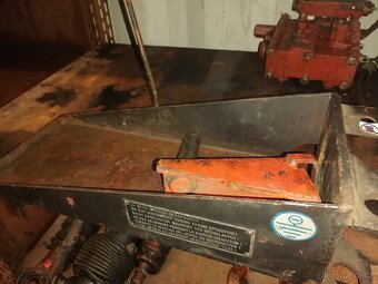 Prodám  náhradní díly na DESTA DVHM 2522-3222LX: Diferenciál - 7