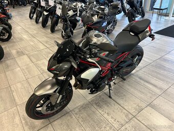 Kawasaki Z 900 2025 NOVINKA - 7