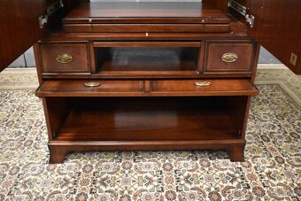 Televizní komoda - 7