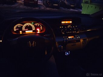 Honda FR-V - 7