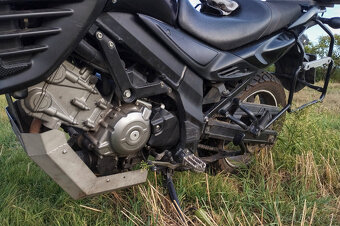 Suzuki DL650A V-Strom 2012 - 7
