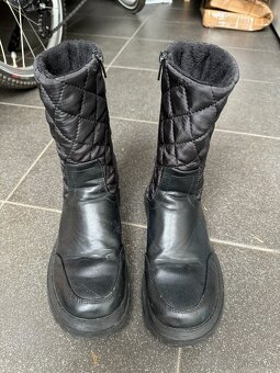 PRODÁM DÍVČÍ KOZAČKY RESERVED NA ZIP, VELIKOST 36, JAKO NOVÉ - 7