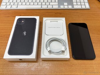 Apple iPhone 11 - 64GB Černý - baterie 98% - 7