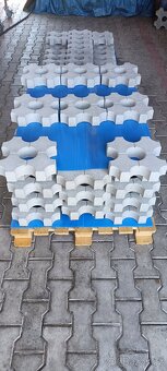 Zatravňovací dlažba 25x25x6 - 7