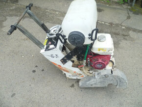 Řezačka asfaltu,řezačka spár,motor Honda GX 270 - 7