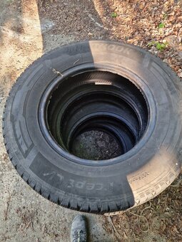 Prodám Hankook 215/75 R16C - 7