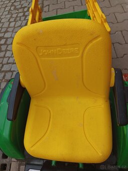 Prodám dětský traktor John Deere dočasně zamluvený - 7