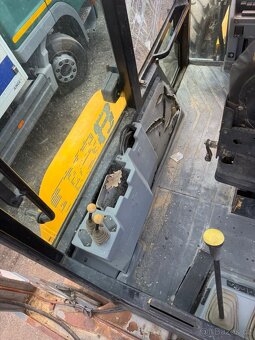 Fermec MF 860 traktorbagr - 7