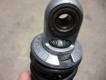 Suzuki GS 1100 G. KONI Zadní tlumiče. od 1980 - 7