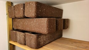 Keramické truhlíky pro muškáty. - 7