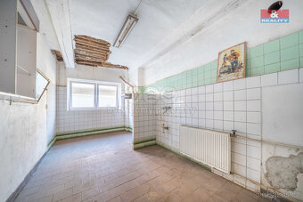 Prodej rodinného domu, 373 m², Lom - 7