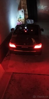 Elektrické auto Mercedes - 7