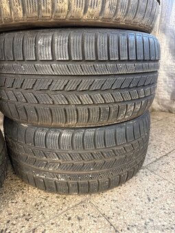 225-40 R18 - 7