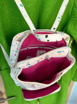 Dám. bílý batoh Desigual, sleva 1.599 Kč. - 7