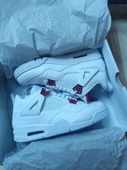 Prodejce Jordan 4 - 7