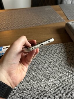 Prodám iPhone 11 64gb (100% kondice baterie) - 7