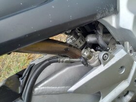 Suzuki gsr 600 - 7