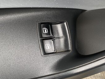 Seat Ibiza 1.4 16V , 63 kW benzín, 2012 - 7