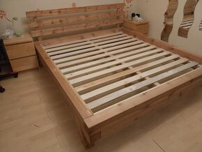 Masivní severská modřínová postel - 7