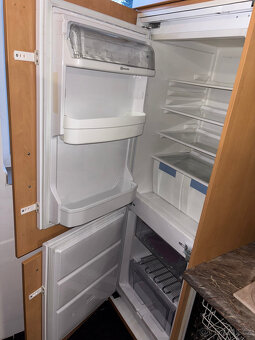 Kuchyň se zánovními spotřebiči - 7