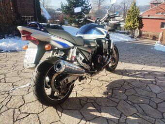 Suzuki GSX 1400 - 7
