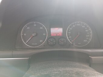 VW Touran 2.0TDi 103kw automat - 7