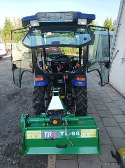 Malotraktor Farmtrac 26 4WD s kabinou - 7