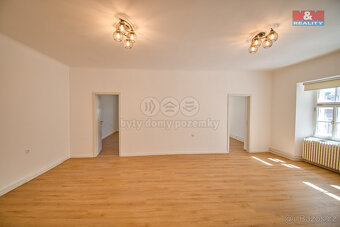 Pronájem bytu 3+1, 90 m², Valašské Meziříčí, ul. Náměstí - 7