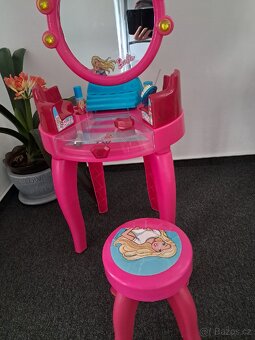 Toaletní stolek Barbie - 7