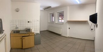 PRONÁJEM PROSTORU 222m2 - sklad, dílna, montáže... - 7