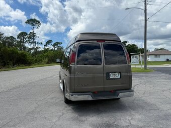 Chevrolet Express G1500 5.7 Vortec V8 - 7
