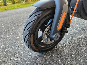 Elektrická koloběžka Ninebot KickScooter F2 Pro E by Segway - 7