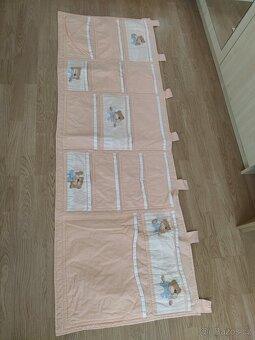 Kapsář na zeď + povlečení ve stejném stylu - 7