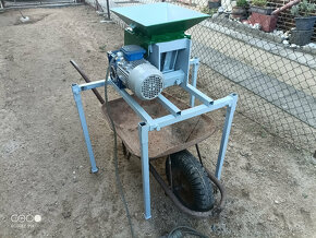 Drtič drobých stavebních sutí uhli atd. - 7