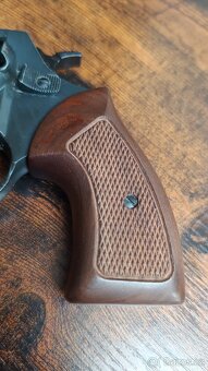 Flobert revolver KORA Brno 2.5" cal. 6mm - černý, dřevo - 7