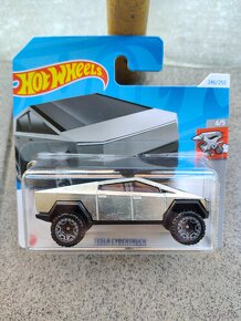 MYSTERY BOX MATTEL- HOT WHEELS - MATCHBOX - 7