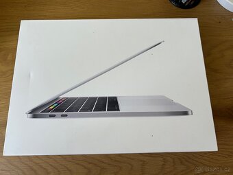 MacBook Pro 13” 2018 Touch Bar stříbrný - 7